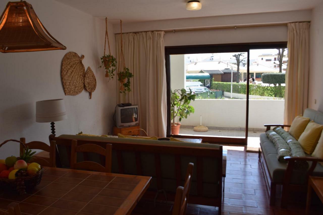 Apartamento T2 Com Piscina E Wifi A 350 Metros Da Praia Olhos de Agua  Dış mekan fotoğraf