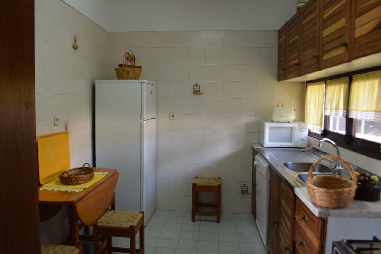 Apartamento T2 Com Piscina E Wifi A 350 Metros Da Praia Olhos de Agua  Dış mekan fotoğraf